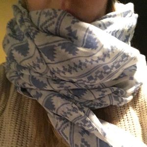 Blue & White Lightweight Scarf Geometric Motif